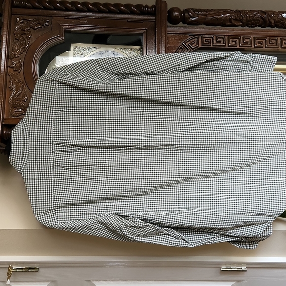 J. Crew, 0253, Olive green classic ghingam man's long sleeve shirt, size L - Picture 3 of 7